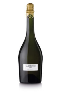 Sabrage, the most spectacular way to open a bottle of cava. bassegues 2009